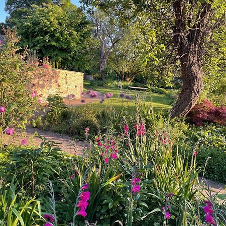 Masons Cottage, An Idyllic Retreat In An Area Of Outstanding Beauty, Close To Blenheim Palace, Oxford & The Cotswolds Stonesfield Экстерьер фото